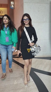 Anushka Sen feet photo thumbnail