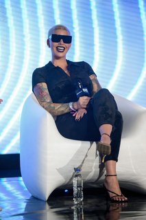 Amber Rose feet photo thumbnail