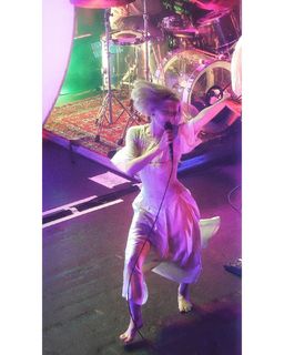 Aurora Aksnes feet photo thumbnail