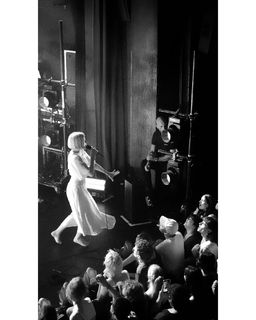Aurora Aksnes feet photo thumbnail