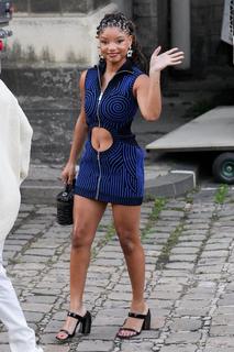 Halle Bailey feet photo thumbnail