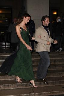 Karlie Kloss feet photo thumbnail