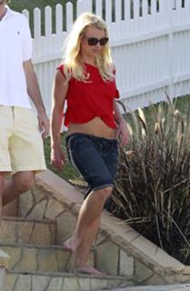 Britney Spears feet photo thumbnail