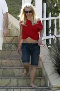 Britney Spears feet photo thumbnail