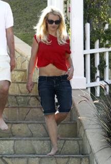 Britney Spears feet photo thumbnail