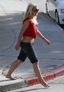 Britney Spears feet photo thumbnail