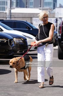 Selma Blair feet photo thumbnail