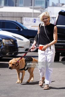 Selma Blair feet photo thumbnail