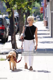 Selma Blair feet photo thumbnail
