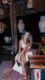 Vale Genta feet photo thumbnail