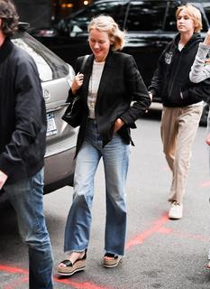 Naomi Watts feet photo thumbnail
