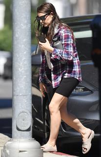 Ashley Greene feet photo thumbnail