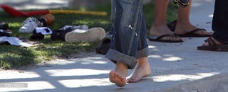 Gwen Stefani feet photo thumbnail