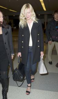 Kirsten Dunst feet photo thumbnail