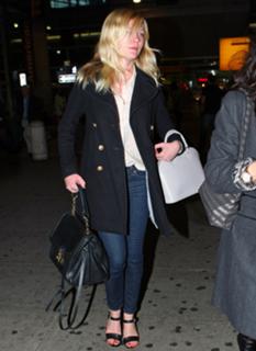 Kirsten Dunst feet photo thumbnail