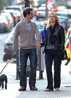 Claire Danes feet photo thumbnail