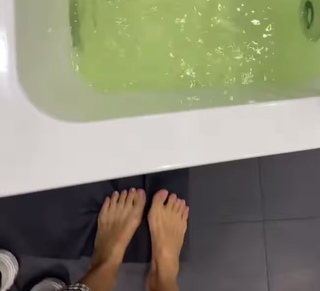 Paulina Sykut feet photo thumbnail