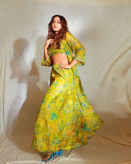 Sonakshi Sinha feet photo thumbnail
