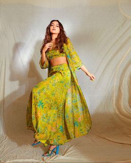 Sonakshi Sinha feet photo thumbnail