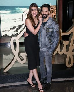 Kriti Sanon feet photo thumbnail