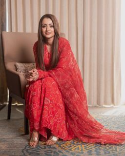 Trisha Krishnan feet photo thumbnail