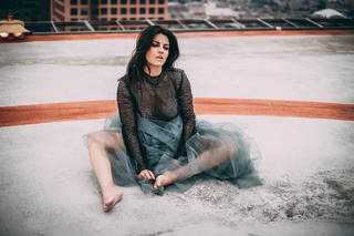 Maite Perroni feet photo thumbnail