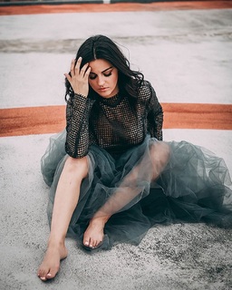 Maite Perroni feet photo thumbnail