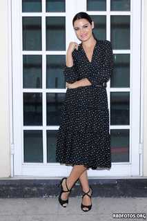 Maite Perroni feet photo thumbnail