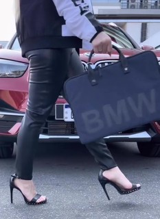 Carla Diaz feet photo thumbnail