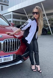 Carla Diaz feet photo thumbnail