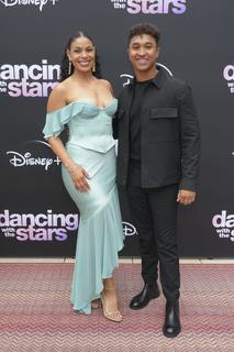 Jordin Sparks feet photo thumbnail
