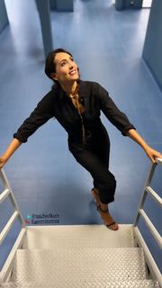 Caterina Balivo feet photo thumbnail