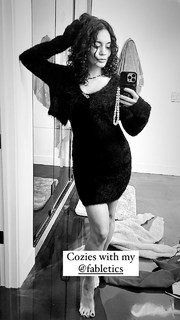 Vanessa Hudgens feet photo thumbnail
