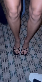 Hailey Bieber feet photo thumbnail