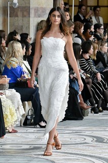 Taylor Hill feet photo thumbnail