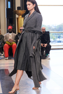 Taylor Hill feet photo thumbnail