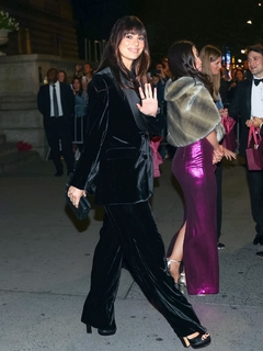 Camila Morrone feet photo thumbnail