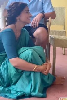 Shriya Saran feet photo thumbnail