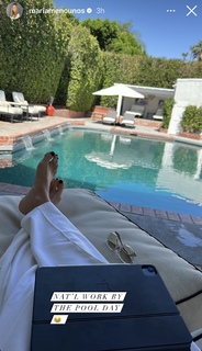 Maria Menounos feet photo thumbnail