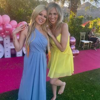 Debbie Gibson feet photo thumbnail