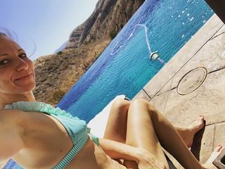 Debbie Gibson feet photo thumbnail