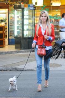 Luisana Lopilato feet photo thumbnail