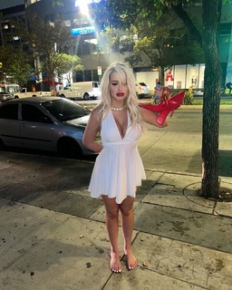 Tana Mongeau feet photo thumbnail