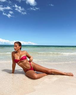 Kara Del Toro feet photo thumbnail