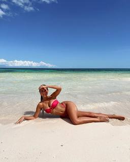 Kara Del Toro feet photo thumbnail