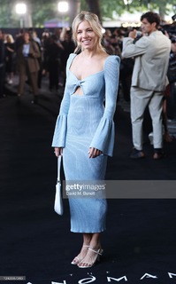 Sienna Miller feet photo thumbnail