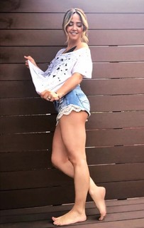 Andrea Legarreta feet photo thumbnail