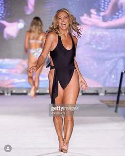 Denise Austin feet photo thumbnail