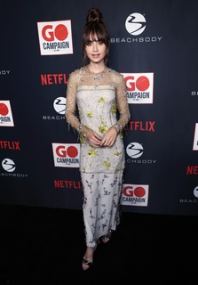 Lily Collins feet photo thumbnail