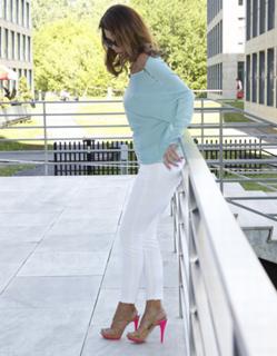 Edyta Górniak feet photo thumbnail